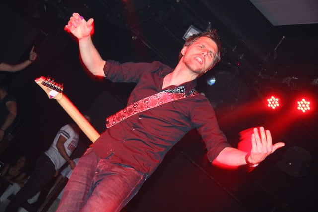 Eller Van Buuren & Chris Jones